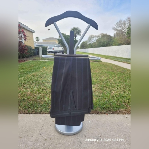 HUGO BOSS Suit 40R - Picture 3 of 3